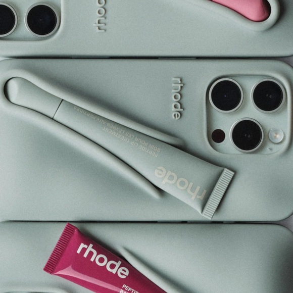 Rhode skincare lipcase cover Apple 15 PRO NWB Hailey beiber - Picture 2 of 6